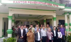 Anggota DPR RRC Studi Banding Pertanian dan Wisata di Desa Petir Bogor