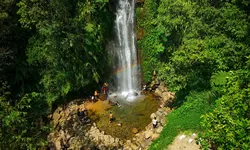 Surga Tersembunyi: Eksplorasi Keindahan Curug Cidulang dan Curug Khayangan