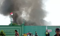 Kebakaran Hebat Landa Pabrik Limbah PT Hijau Lestari di Jonggol, Beberapa Karyawan Terluka