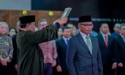 Bahlil Lahadalia Lantik Djoko Siswanto sebagai Kepala SKK Migas Gantikan Dwi Soetjipto