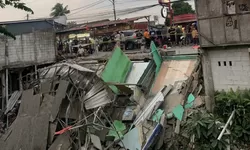 Bantaran Kalibaru Bojonggede Bogor Longsor : Lima Kios Ambruk Terdampak