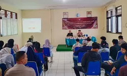Meningkatkan Partisipasi Pemilih: PPK Cilodong Laksanakan Sosialisasi Menjelang Pilkada 2024