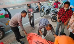 Seorang Wanita Ditemukan Tewas di Pinggir Jalan Cikeas Gunung Putri Bogor