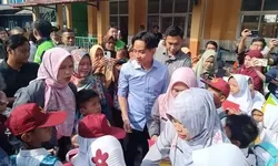 Bagikan Makanan Bergizi, SD Negeri 2 Dan 3 Sentul Dikunjungi Wapres 2024 Terpilih