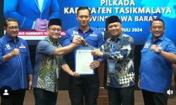 AHY Secara Langsung Serahkan 60 Rekomendasi Bacakada 2024