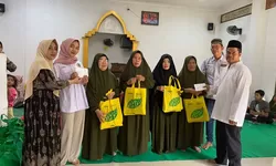 Sinergitas Sosial, Katar Unit 19 Desa Tlajung Udik Gandeng BTJ dan Alfamart Santuni Anak Yatim Dan Duafa