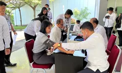 HUT BNPT Ke 14 Tahun, Petugas Lapas Sentul Lakukan Donor Darah