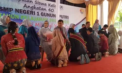 Pelepasan Peserta Didik di SMPN 1 Gunungputri 100 Persen Lulus, Omay Komara Sampaikan Pesan ini!