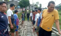 Pembangunan Jembatan 2023 di Sukaresmi Tamansari Mangkrak, Akses Warga Terputus