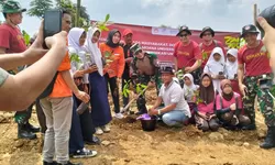 Mahasiswa Pasca Sarjana Cohort 6 Unhan melaksanakan pengabdian masyarakat di lokasi TMMD 120 diSukamakmur
