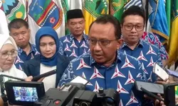 DPD Demokrat Jabar Lamar Bey Machmudin, Bertepuk Sebelah Tangan