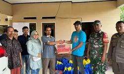 Peduli! Karang Taruna Kecamatan Sukamakmur Bantu Korban Bencana Angin Putih Beliung Sukamakmur Bogor