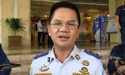 Mobil Dinas Viral Buang Sampah Sembarangan Milik Dishub DKI