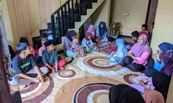 Tumbuhkan Sinergi, Yayasan Ibnu Rusy & Katar Gelar Pemberian Santunan 50 Yatim Piatu Desa Ciburayut