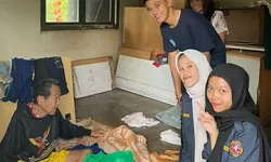 Berburu Keberkahan, Karang Taruna Tunas Harapan Kelurahan Cisarua Bogor, Bagikan Puluhan Paket Sembako Untuk Dhuafa dan Lansia