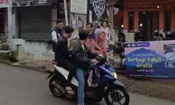 Berburu Berkah Ramadhan, Katar Ciburayut Bagikan 100 Paket Takjil Ke Warga