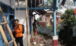 10 Rumah Warga Rusak gegara Diterjang Angin Kencang di Caringin Bogor