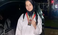 Nabilah Tsabitah Ramadhani Siswi SMAN 1 Cibinong Raih Mendali Perak di Ajang Taekwondo Kapolri Cup ke-5