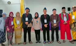 Petugas KPPS Lapas Kelas 2B Kota Agung Gunakan Pakain Berbagai Adat