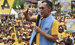 10.000 Ribuan Paket Sembako Ludes Digerudug Masa. Aan: Satu Paket Dijual Rp. 2000 Rupiah