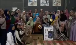 Belum Jadi Sudah Tepati Janji, Caleg Demokrat Berikan Bantuan Alat Pendukung Kegiatan Posyandu dan Masyarakat