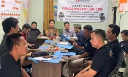 Perkuat Pengawas Kelurahan/Desa, Panwascam Sukamakmur Adakan Raker Pengawasan Logistik