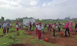 Polres Bogor Beserta Jajaran Tanam 10 Ribu Pohon di Kawasan Kabupaten Bogor