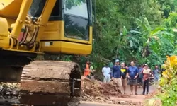 Kampung Cikuda Bojong Nangka Longsor, Akibat Curah Hujan Tinggi