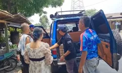 Caleg Demokrat di Kabupaten Bogor Gelar Jumat Berkah, Bagikan Nasi Kotak kepada Warga.