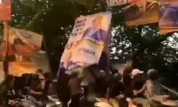Viral Sejumlah Mahasiswa Rusak Baliho Caleg Kota Bogor