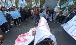 Aksi Demo DPD KNPI Sindir Kepedulian Bupati Terhadap Pemuda.