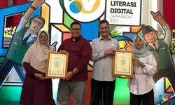 2 Desa di Kecamatan Gunung Putri masuk nominasi Social Media Desa Of The Year terbaik.