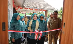 Kantor PKK Desa Wanaherang diresmikan Langsung oleh Halimatussadiyah Iwan.