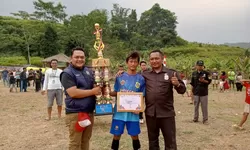 Meriahkan HUT RI 78, Karang Taruna Babakan Madang beserta Pemdes satukan masyarakat dengan tournamen sepak Bola antar RW.