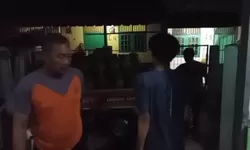 Pihak Kepolisian Gerebek Gudang Gas Oplosan di Cileungsi.