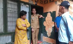 Desa Kopo Alami Kekeringan dan kesulitan mendapatkan air bersih, Camat Cisarua sambagi Warganya.