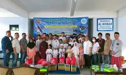 Peringati Tahun Baru Islam 1 Muharram dan Hari Asyura 10 Muharram 1445 Hijriah, PWI Kabuapten Bogor Santuni Puluhan Anak Yatim Piatau.