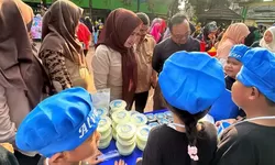 Market Day di SDN 05 Gunung Putri, Ajarkan Siswa Mandiri Lewat Wirausaha