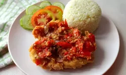 Sensasi Pedas, Resep Ayam Geprek yang Gurih dan Nikmat, Bahan Sudah Pasti Tersedia di Dapur