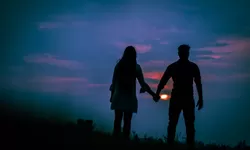 Ramalan Cinta Besok 5 Januari 2024 yang Perlu Eksplorasi Cinta dan Pertemanan bagi Capricorn, Aquarius, dan Pisces!