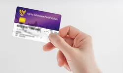 Syarat KIP Kuliah 2024, Apakah Boleh Pakai Nama Bapak atau Ibu untuk Daftar DTKS? Simak Penjelasannya!