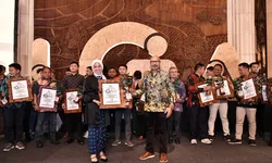 Prestasi Luar Biasa Berhasil Ditorehkan Pertamina Patra Niaga Regional Jawa Bagian Barat Dalam Penghargaan Indonesia Green Awards 2024