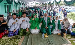 R Fathan Kamil Hadiri Himpunan Alumni Miftahul Huda (Hamida) One Colour di Cianjur