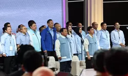 Prabowo Subianto: Makan Gratis untuk Siswa di Sekolah Lebih Strategis daripada Internet Gratis