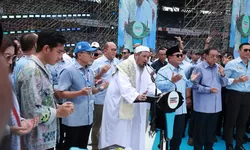 Habib Ali Kwitang Jakarta Pimpin Doa di Depan 600 Ribu Pendukung Prabowo Subianto dan Gibran Rakabuming Raka