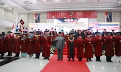 Menhan Prabowo Subianto di Wisuda Unhan: Pekerja Keras dan Cerdas akan Bertahan di Tengah Tantangan Zaman