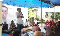 Kedatangan Dokter Rayendra di Kelurahan Sindangsari Kota Bogor Bikin Warga Bahagia