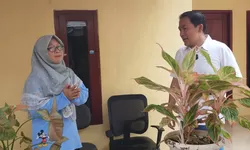 Puluhan Sopir Truk Sampah Mogok Kerja, Dokter Rayendra Beri Solusi Pengelolaan Sampah lewat Program Rumah Glowing