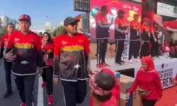 Haul Bung Karno, Ratusan Kader PDI Perjuangan Gelar Jalan Sehat Bareng Tri Adhianto dan Ono Surono