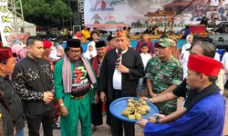 Rangkul Puluhan UMKM, Tri Adhianto Ajak Masyarakat Silaturahmi Rayakan Lebaran Bekasi ke-4